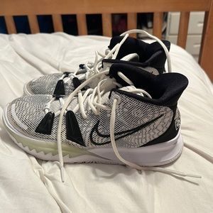 NIKE Basketball Shoes